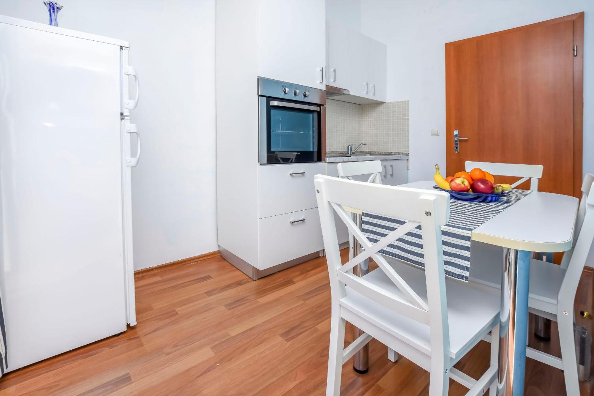 Apartments Vladimir Примоштен Экстерьер фото