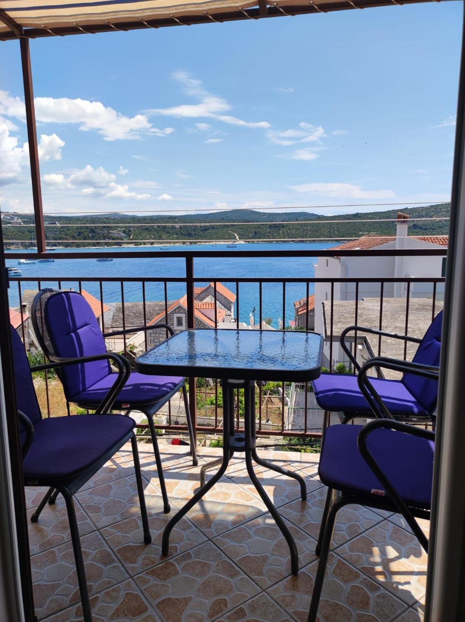 Apartments Vladimir Примоштен Экстерьер фото